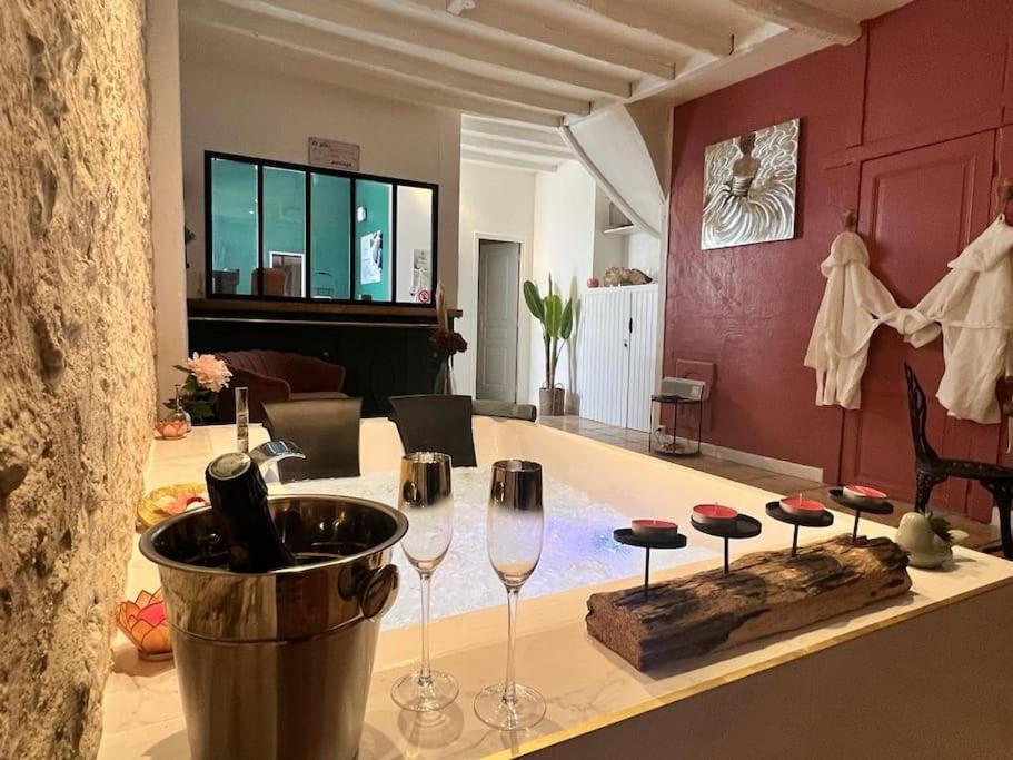 Suite Romance - Jacuzzi Moret-sur-Loing Buitenkant foto