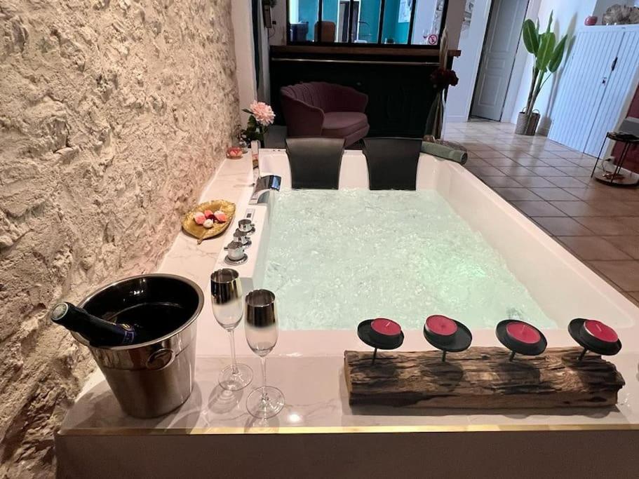Suite Romance - Jacuzzi Moret-sur-Loing Buitenkant foto