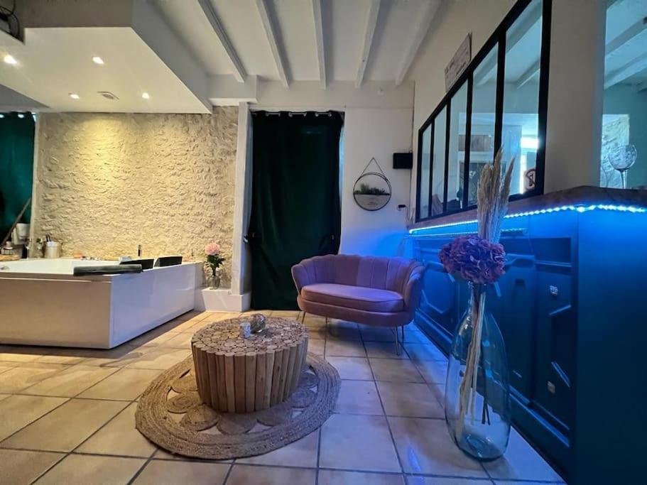 Suite Romance - Jacuzzi Moret-sur-Loing Buitenkant foto