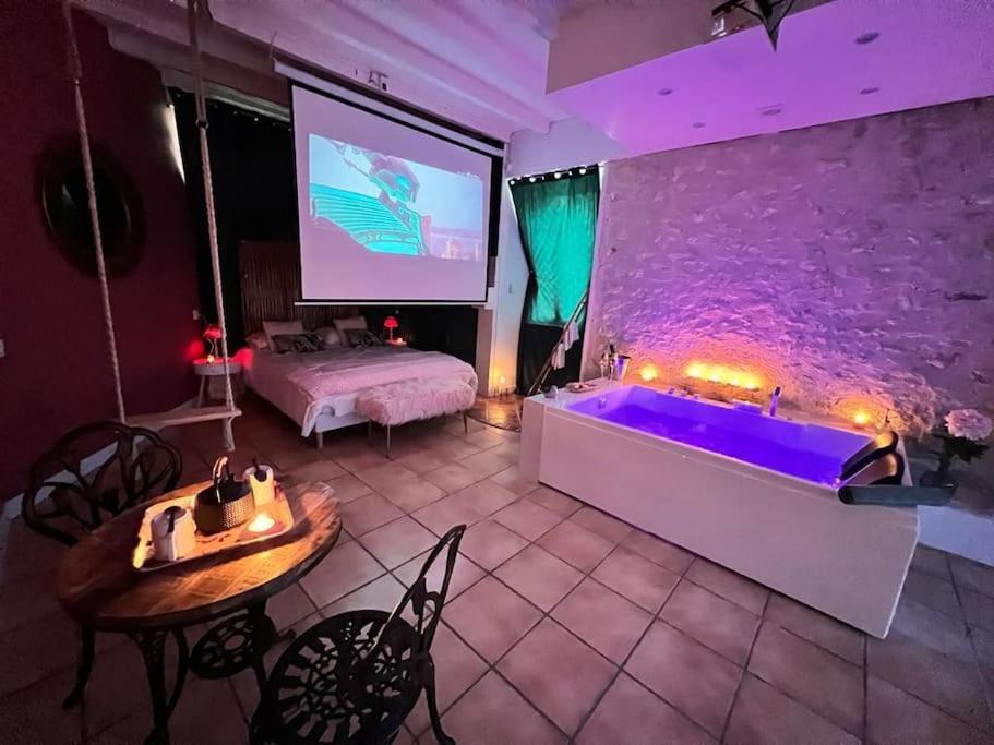 Suite Romance - Jacuzzi Moret-sur-Loing Buitenkant foto